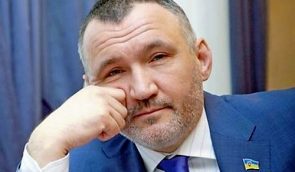 Суд дозволив Кузьміну балотуватися до Верховної Ради – адвокат