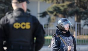 У Роздольному на півночі Криму обшукують кримських татар