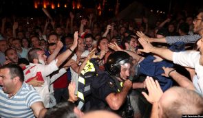 Грузинські силовики жорстко розігнали протестувальників у центрі Тбілісі
