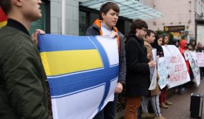 Родичі політв’язнів під посольством Німеччини просили її не бути “адвокатом” Росії в Європі
