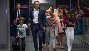 До України з Грузії повернули десятьох дітей, яких, імовірно, намагалася продати їхня мати