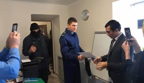 В офіс до кримськотатарського адвоката Курбедінова увірвалися силовики