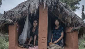 У Непалі матір, яку виселили із селища через менструацію, загинула разом з дітьми