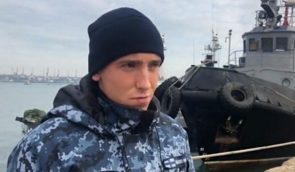 ФСБ показала відео, де захоплені моряки зачитують, що порушили “територіальні води Росії”