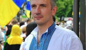 У центрі Одеси стріляли в активіста Олега Михайлика, він у важкому стані (фото, відео)