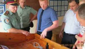 Захаров просить парламент не допустити попередньої акредитації моніторингових груп у в’язниці: це закриє місця несвободи від громадськості