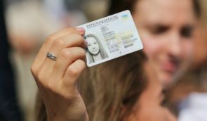 Комітет з прав людини підтримав законопроект, що дозволить дітям-переселенцям вносити місце реєстрації до першого паспорта