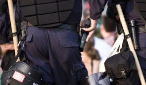 На Донбасі поліцейські затримують цивільних з порушенням закону – правозахисники