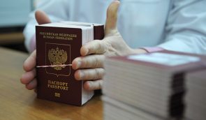Литва лобіює питання невизнання ЄС російських паспортів жителів ОРДЛО