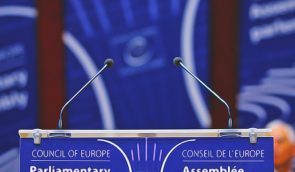 “Ситуація є паскудною”: Рада Європи майже повернула право голосу Росії в ПАРЄ