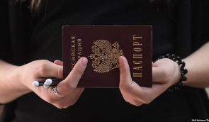 Російські силовики ввели додаткові перевірки для жителів ОРДЛО, які отримують паспорти РФ – Черниш