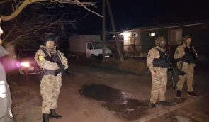 У Криму ФСБ обшукала будинки трьох активістів
