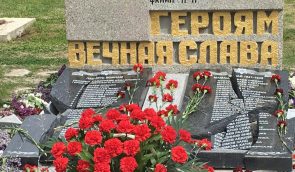 У Криму вандали розбили меморіал з іменами загиблих на війні кримських татар