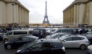 У Парижі заборонили в’їзд до міста старим дизельним авто