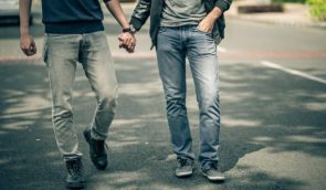 В Узбекистані ЛГБТ-активісти просять президента прибрати з Кримінального кодексу статтю за “мужолозтво”