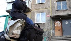 На Луганщині бойовики вигнали з будинків 13 сімей