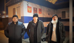 Російські силовики цілу ніч тримали на Керченському мосту трьох кримських татар