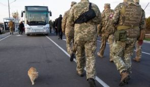 Розведення військ на Донбасі знову відклали
