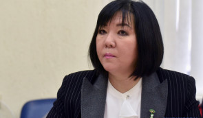 Суд призупинив процес екстрадиції казахстанської опозиціонерки Ахметової