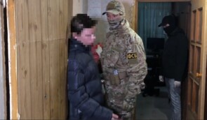 ФСБ заявляє про затримання двох підлітків, що нібито готували теракти в школах Керчі
