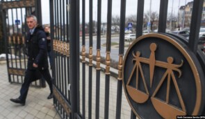 Судова система Росії виселила близько 600 українців з Криму – МЗС (доповнено)