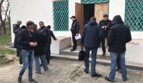 У Криму після п’ятничної молитви в мечеть навідалася поліція: відібрали пояснення в імама