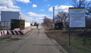 Україна припинила пропуск людей та транспорту через лінію розмежування, але є виключення