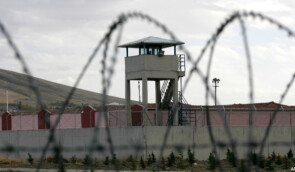 Туреччина звільняє тисячі засуджених, але не політв’язнів