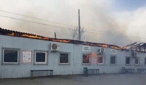 Пожежа знищила сервісну зону на лінії розмежування на Луганщині