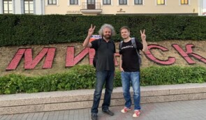 Білоруському поету Строцеву дали 13 діб арешту за “вікторію” на мітингу