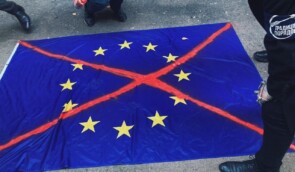 Одеська поліція розслідує наругу представників “Традиції і порядку” над прапором Євросоюзу