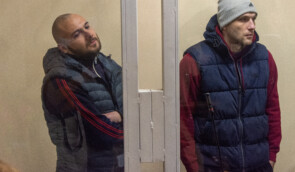 Нападники на одеського активіста Устименка вийшли на волю в залі суду