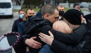 Четверо українських моряків, яких утримували в лівійській в’язниці з 2016 року, повернулися додому