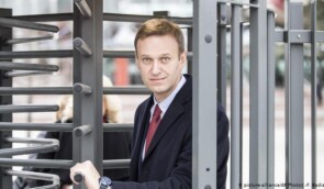 Навального арештували на 30 діб: суд відбувався прямо у відділку поліції