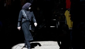 В Ірані силовики побили кийками жінок у вагонах метро за відмову одягти хіджаби