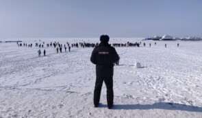 Душили, били струмом та волочили обличчям по снігу: у неділю в Росії на акціях затримали понад 5 тисяч людей