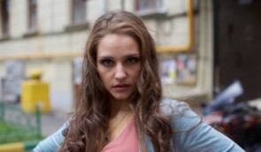 Російська акторка отримала заборону на в’їзд через незаконні відвідини Криму