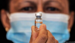 Через сайт, сімейного лікаря або телефоном: в уряді розповіли, як українці записуватимуться на вакцинацію