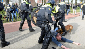 У Гаазі поліція з водометами розігнала протест проти локдауну