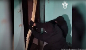 У Ялті російські силовики обшукали помешкання послідовників “Свідків Єгови”