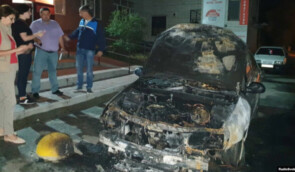 Підпал авто “Схем”: правоохоронці досі не знайшли замовників та організаторів злочину