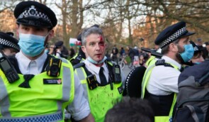 У Лондоні під час акції протесту проти карантину поранено вісьмох поліцейських