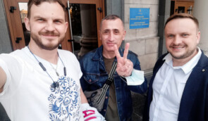 Суд у Житомирі виправдав обох активістів, яких звинувачували в “злісній непокорі” під час акції на підтримку Стерненка