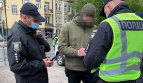 У Києві поліція склала адмінпротокол на юнака за нацистське вітання