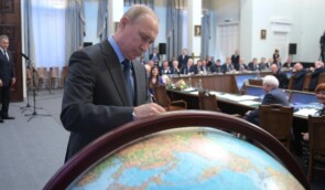 На зустрічі з Макроном Путін говорив про загрозу війни з НАТО через окупований Крим