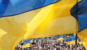 Майже половина українців негативно ставиться до ЛГБТ та чайлдфрі, а 51% підтримує смертну кару – дослідження