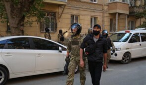 Окупаційні силовики розшукують “організатора” мирного зібрання під будівлею ФСБ у Сімферополі