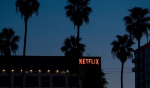 Netflix звільнив організаторку страйку робітників, обурених трансфобними жартами в шоу, що виходить на платформі
