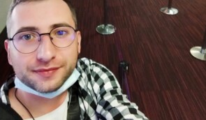 Білорус, який передав правозахисникам відео з тортурами в’язнів в РФ, попросив притулку у Франції
