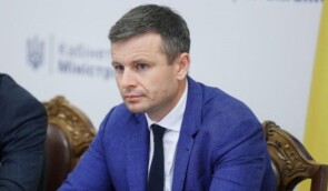 Міністр фінансів вимагає від Укрексімбанку пояснень щодо ситуації з оплесками для нападника на журналістів